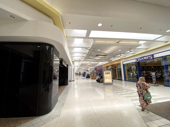 Fashion Square Mall - June 15 2022 Photo (newer photo)